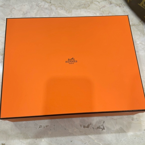 Hermes shoe box!!! - Picture 1 of 4